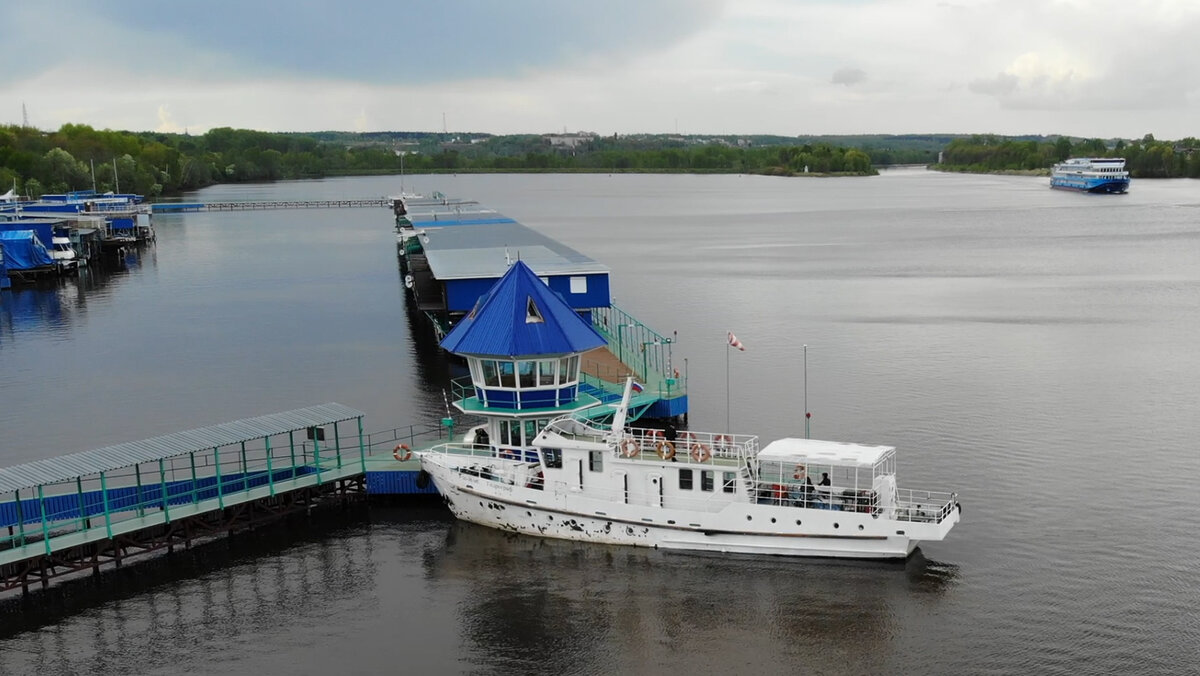 Остановка в Яхт-клубе "Рассвет".