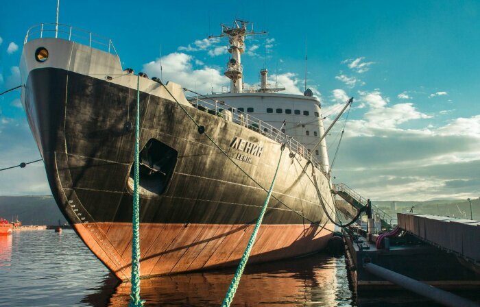 Первый атомный ледокол в мире. /Фото: vesveter.ru.
