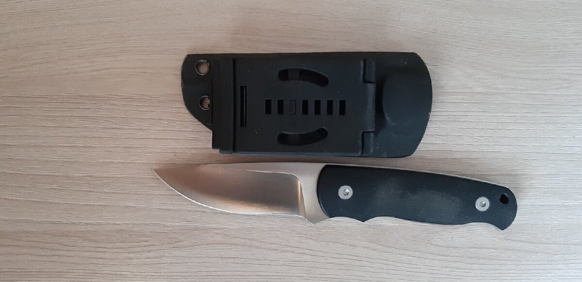 Некоторые производители и продавцы относят к шейным относительно  крупные модели ножей. Собственно, почему бы и нет? 