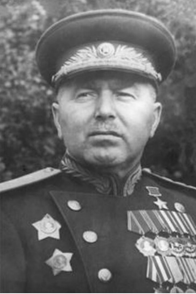 Герой Советского Союза генерал-полковник В.И. Кузнецов