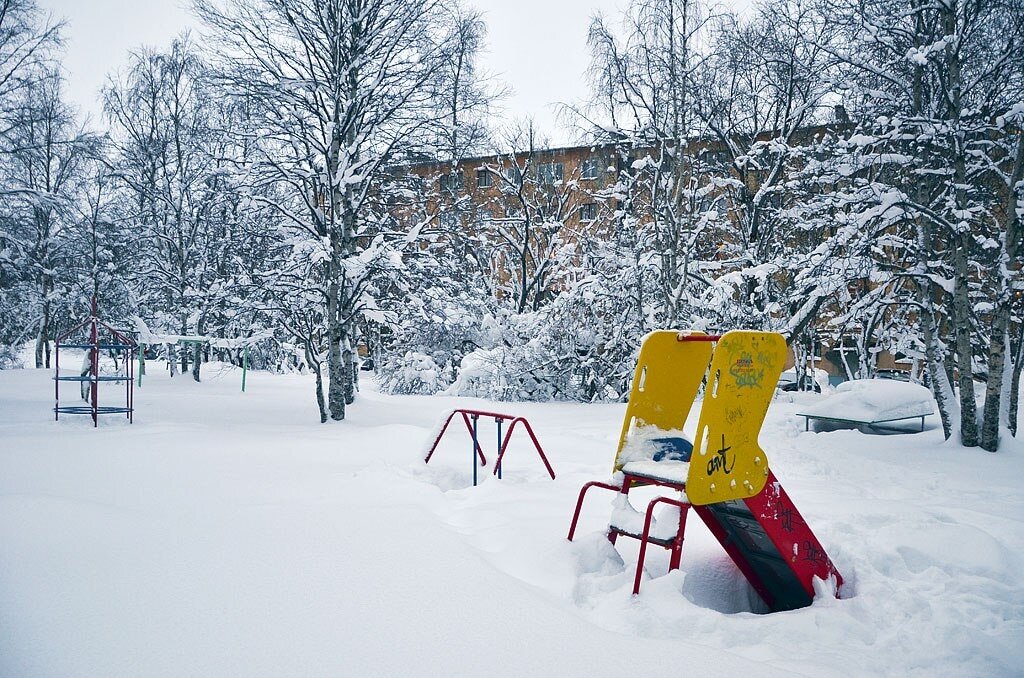   Апатиты. Детская площадка зимой / ©Пресс-служба КНЦ РАН