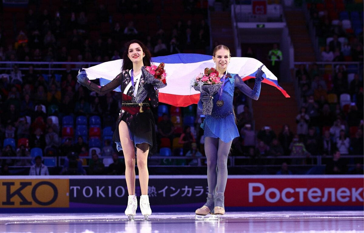 Александра Трусова и Евгения Медведева. Фото из открытых источников