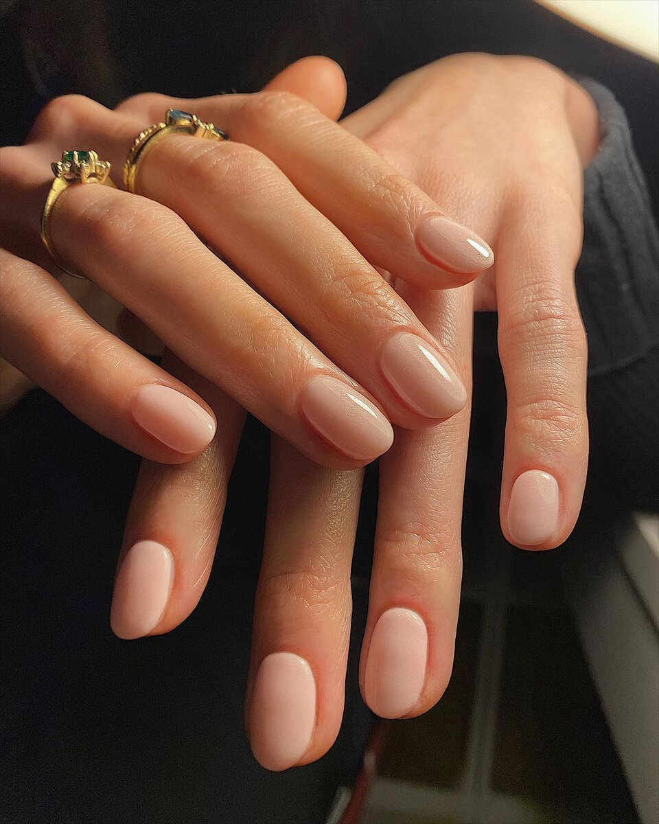     Главный летний тренд в маникюре. Фото: @@emenstudio_
