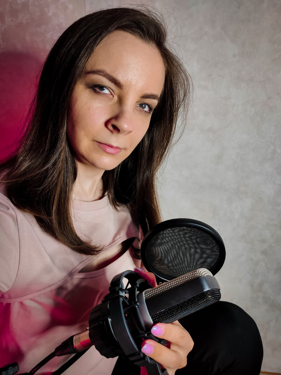 "Есть много причин, по которым человек не попадает в ноты. И каждую из них можно перевести в навык попадания в ноты". Рита ф Мокрова — 11 лет педагог по вокалу, автор методики Фитнес вокал