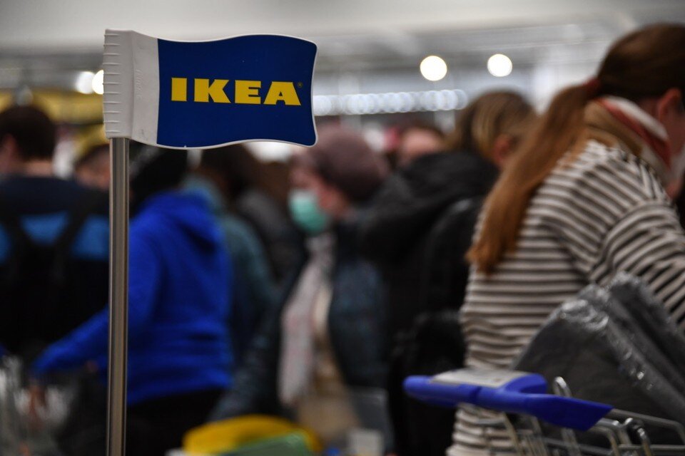     Уходящая IKEA так и не смогла начать обещанную онлайн-распродажу Иван МАКЕЕВ