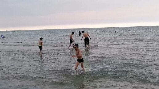 Где купаться на каспийском море. Каспийское море Дагестан. Каспийск Дагестан море. Санаторий Каспий Дагестан море. Каспийское море купаться.