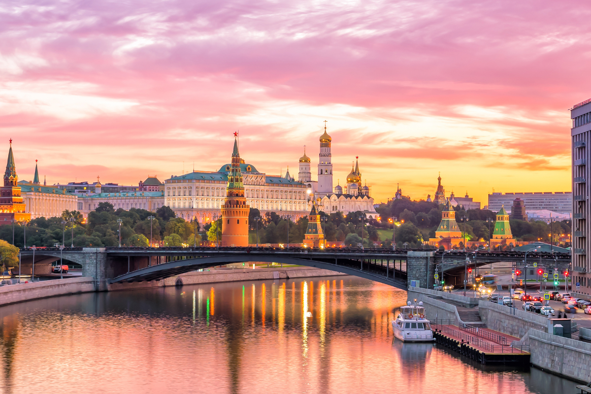 Город москва был основан. Рассказ о красной площади. Сколько лет был городом. Сколько лет был городом. Сколько столич в врасии.