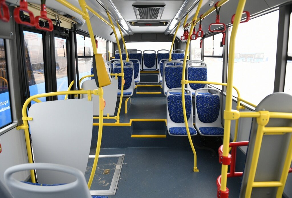 В Твери проезд в синих автобусах теперь можно оплатить, просто войдя в салон
