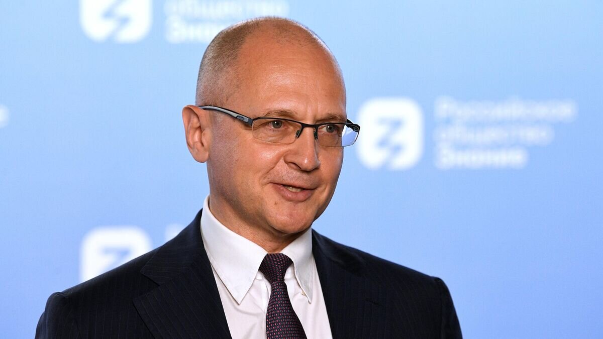    Первый заместитель руководителя администрации президента РФ Сергей Кириенко во время пресс-подхода в рамках II просветительского марафона "Новое Знание" © РИА Новости / Алексей Майшев