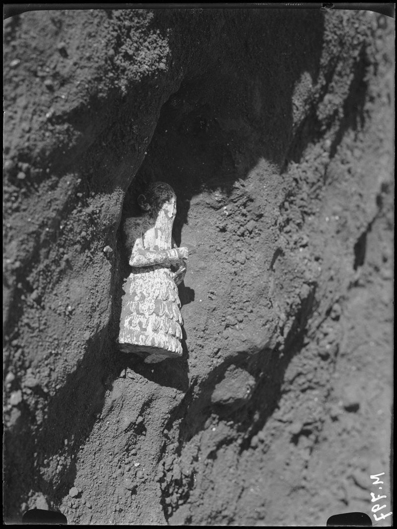 Раскопки статуи Ишки-Мари 23 января 1934 года