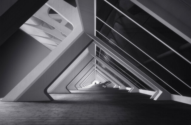     Фото: Hector Ballester Ballester A light at the end of the tunnel