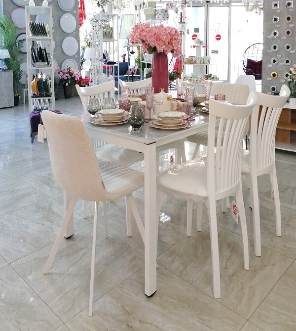 Идеальное сочетание: стол Kenner E1300 и стулья Kenner 102M