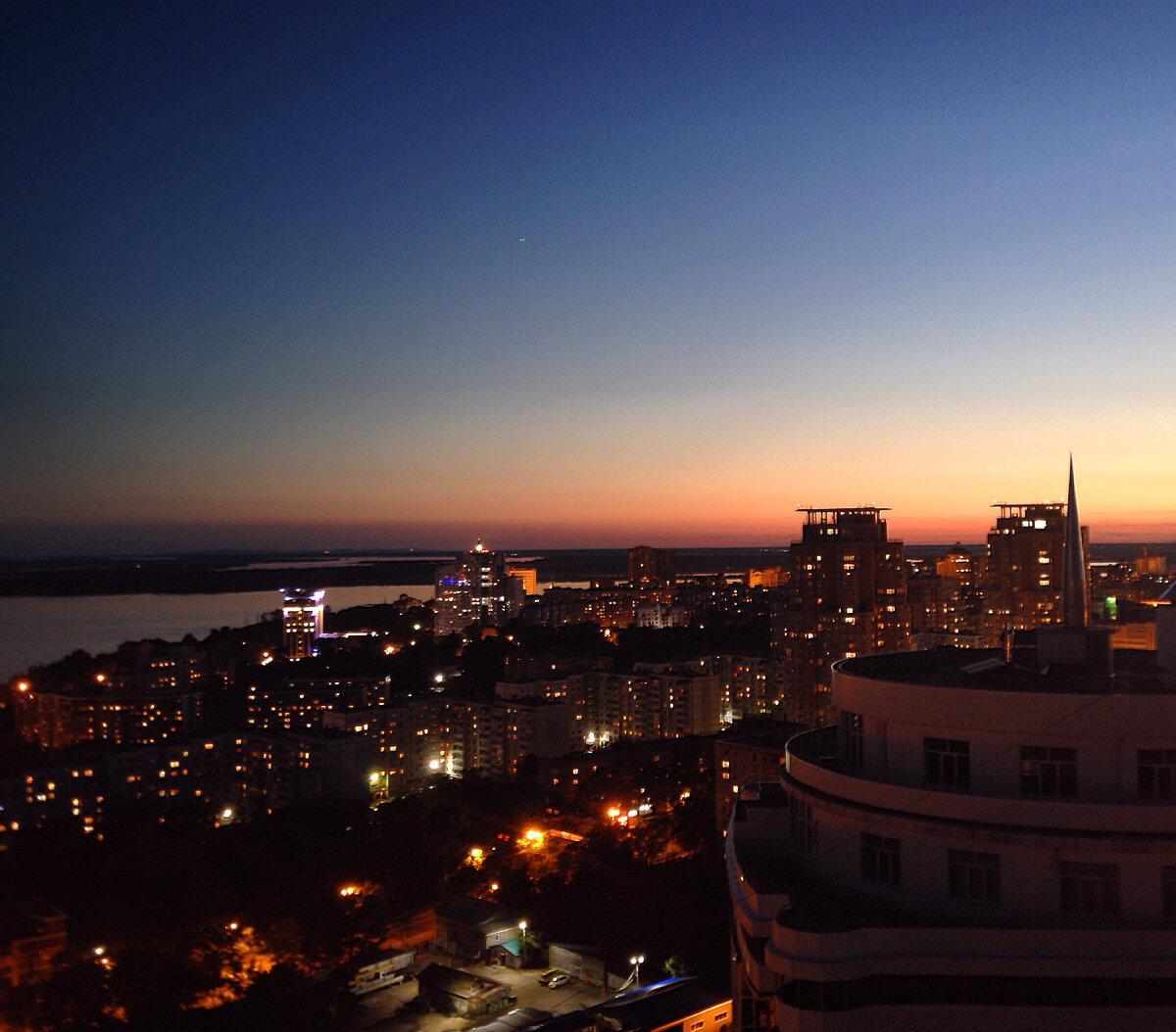 Вид с хабаровской новостройки впечатляет - отсюда видна река Амур и даже Китай (листайте дальше)