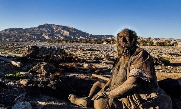Самый грязный человек в мире Аму Хаджи (Amou Haji). Фото © IRNA