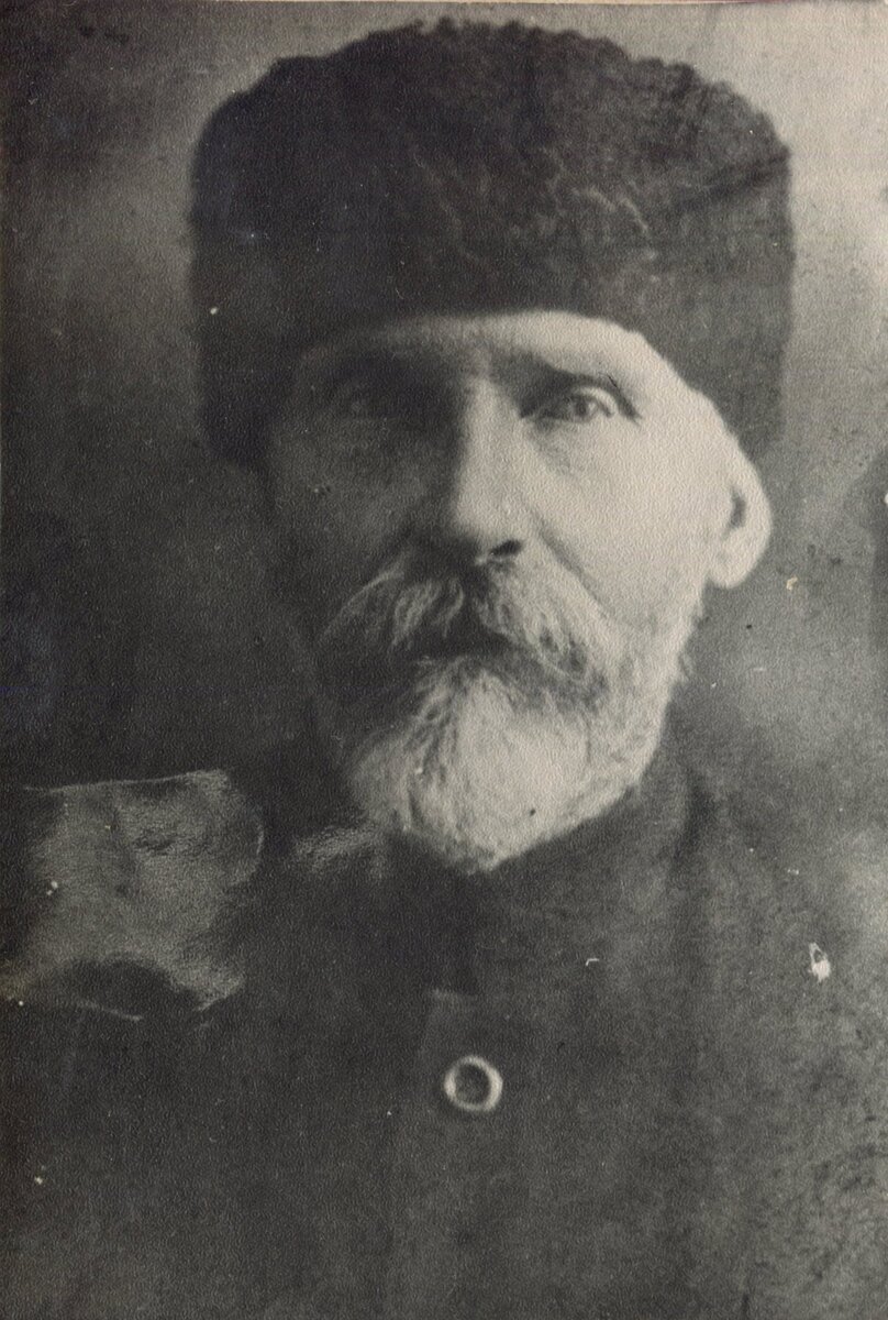 Фотогалерея "Балахоновы". Отец Филипп Акимович Балахонов (1868-1929 гг.). Снимок сделан в Москве в 1929 г. (здесь и далее из музея села Балахоновского)