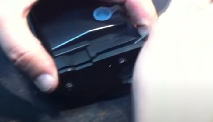 Фото 5. Разделяем картридж на две половины