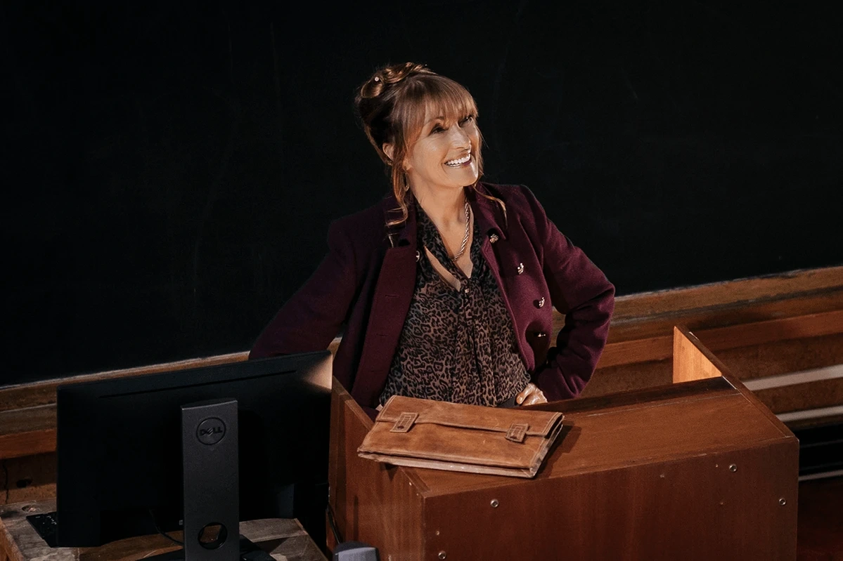 Кадр из сериала «Харри Уайлд»