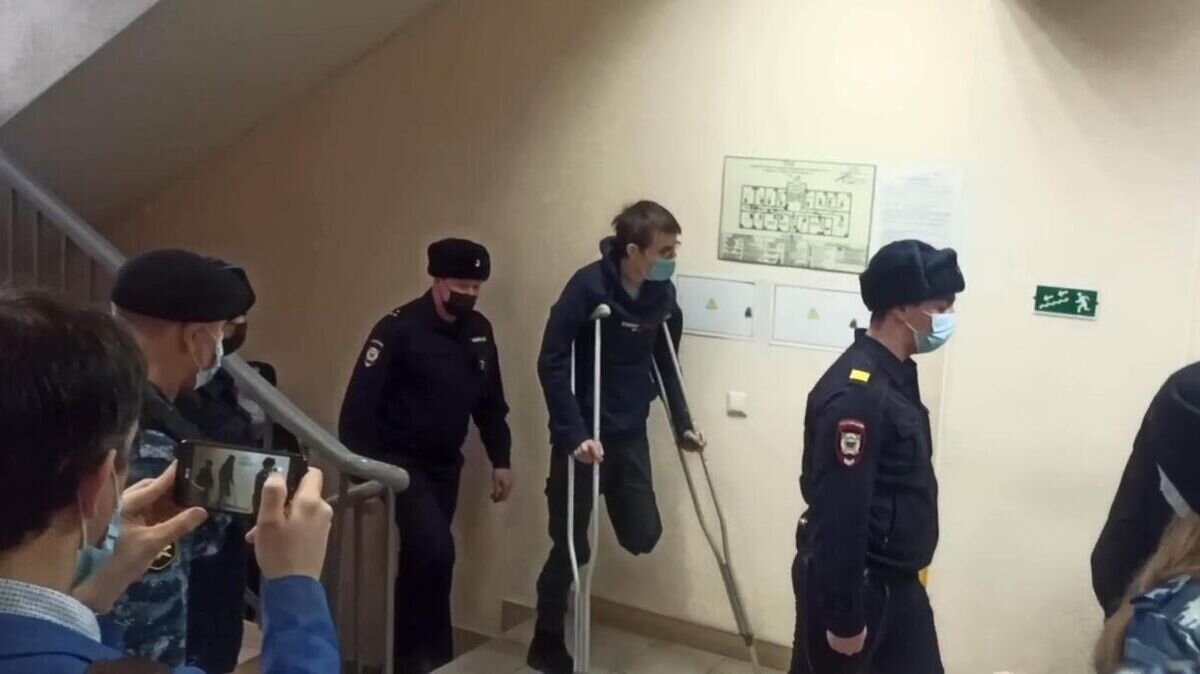    Студент Тимур Бекмансуров, обвиняемый в массовом убийстве в Пермском государственном университете, в Дзержинском районном суде Перми© РИА Новости
