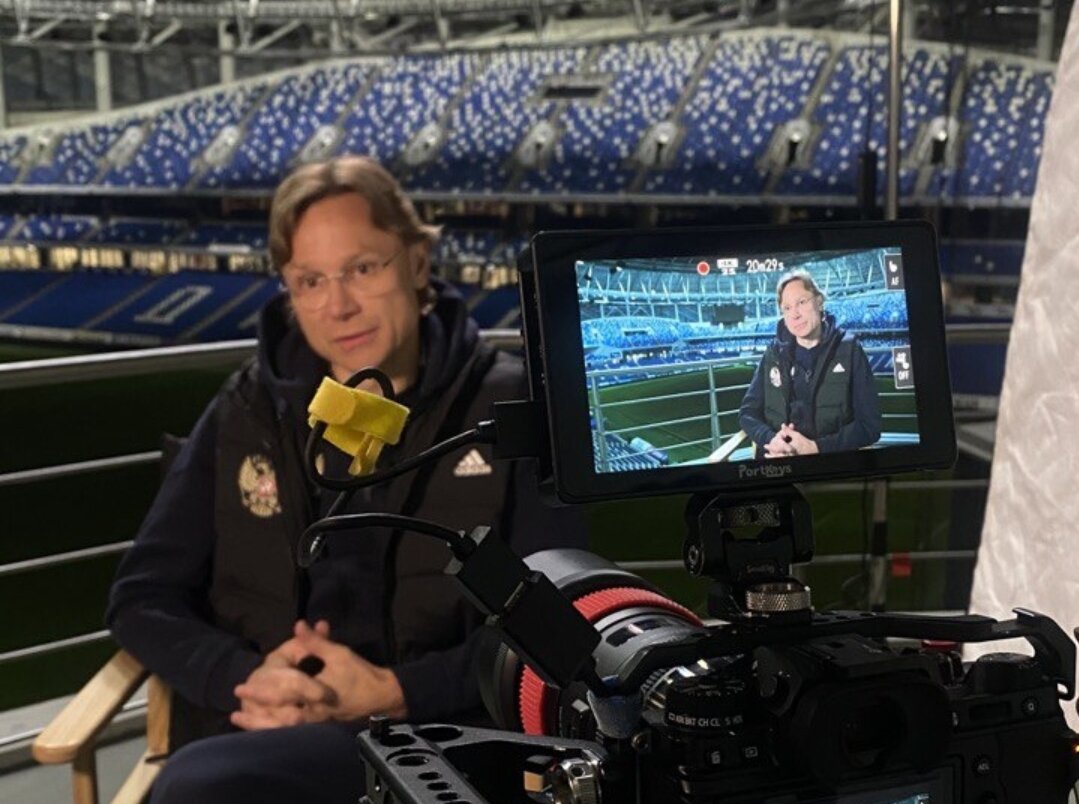 Валерий Карпин на сьемках фильма. Фото пресс-службы Okko