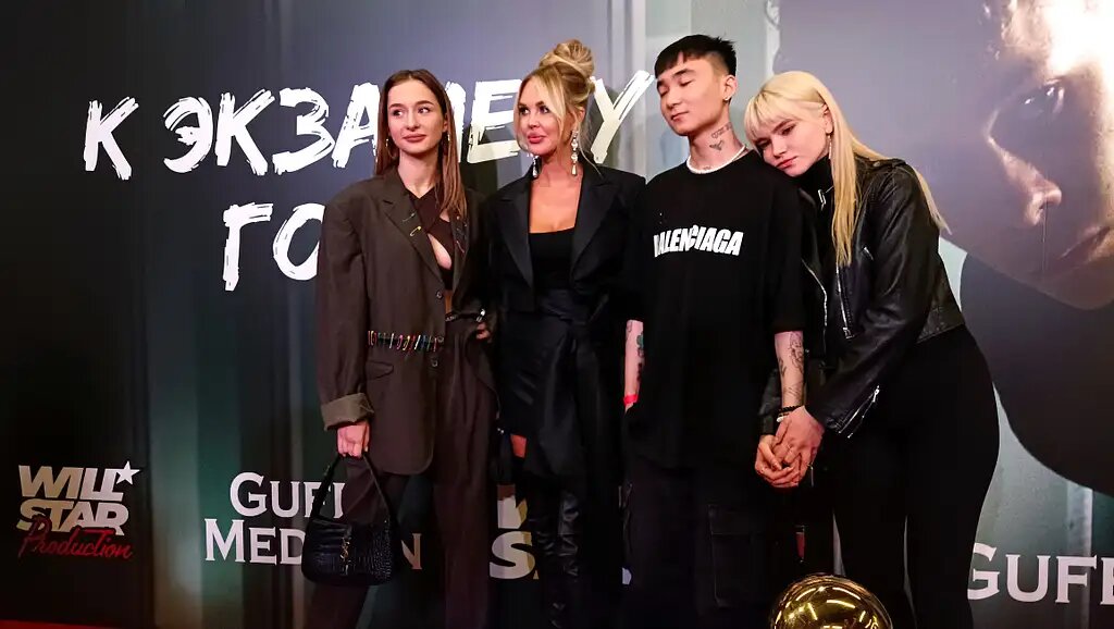 Мария Погребняк с актерами