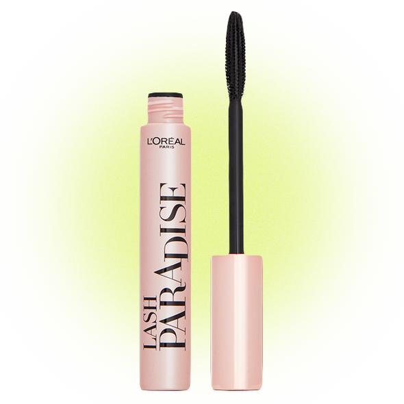 
купить384 руб.Тушь для ресниц Paradise, L'Oreal ParisЩеточка силиконовая, довольно большая — нравится, что накрасить ресницы ей можно буквально за пару движений. Ворсинки на щеточке длинные — хорошо захватывают и прочесывают ресницы, делая их пушистыми и подкрученными, и, главное, без комочков. Тушь дает насыщенный черный оттенок, так что нанести ее достаточно в один слой. Еще из приятного — средство не отпечатывается на веке и не оставляет следов под глазами. Даже в конце дня мейк выглядит свежим. Смывается при этом без проблем — и мицелляркой, и самой обычной умывалкой.