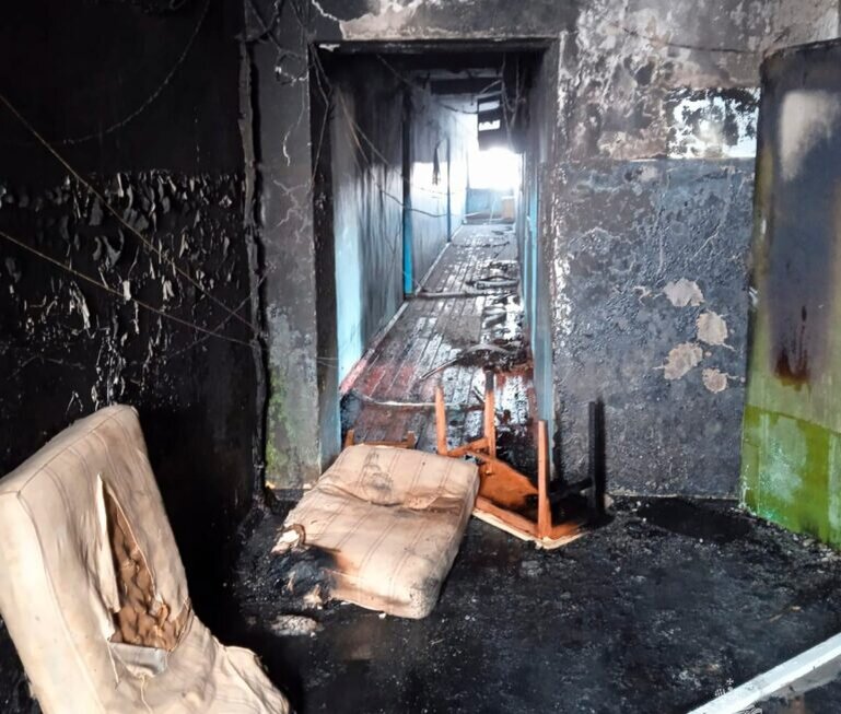    В Ясном на пожаре в многоэтажке огнеборцы спасли двух человек Кристина Просвиркина