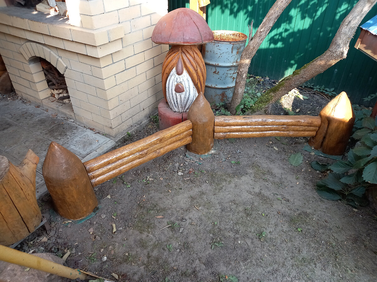 Гриб из бревна