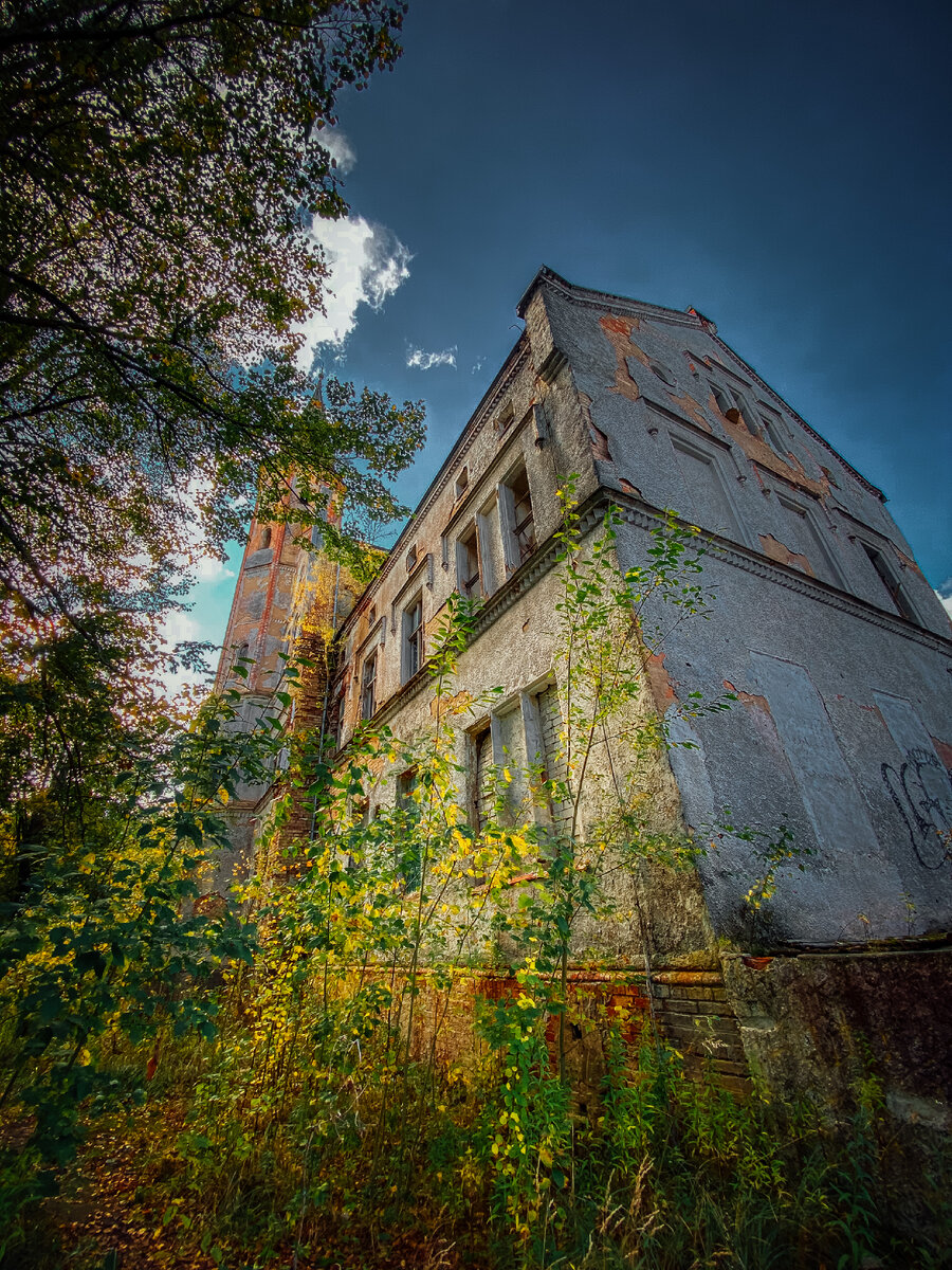 Кирха на территории психбольницы