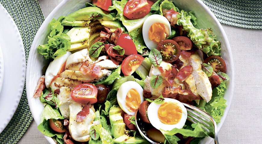 Больше рецептов салатов с яйцами см. на gastronom.ru