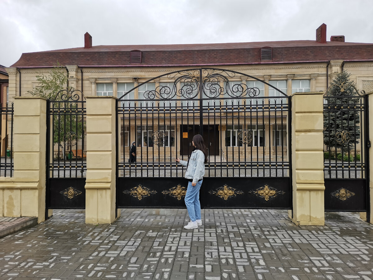 Школа. Когда-то носились тут 