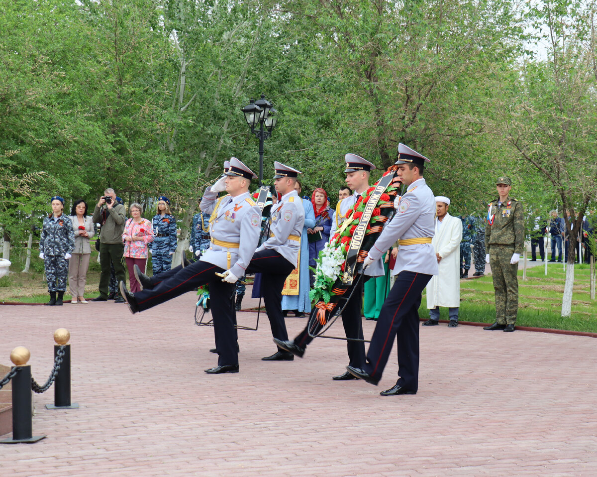 Открытие митинга в парке Шубникова