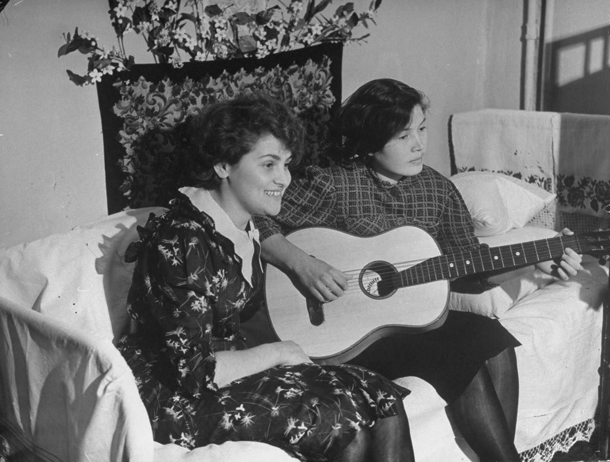 Здравствуйте, граждане-товарищи! Сегодня покажу еще немного фотографий сделанных в СССР.-7