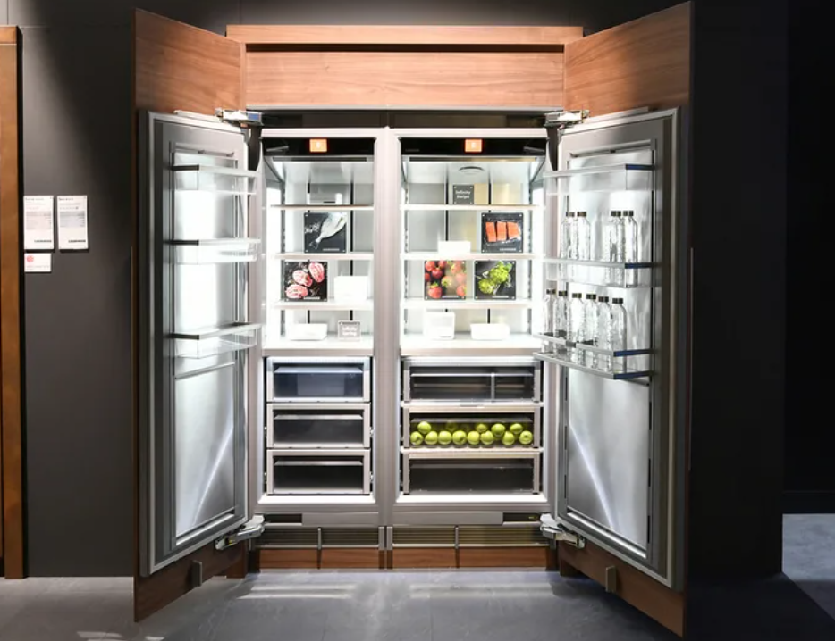 Какие встроенные холодильники лучше. Холодильник Либхер монолит. Холодильник Либхер монолиз. Либхер 120 холодильник. Холодильники Liebherr премиум.