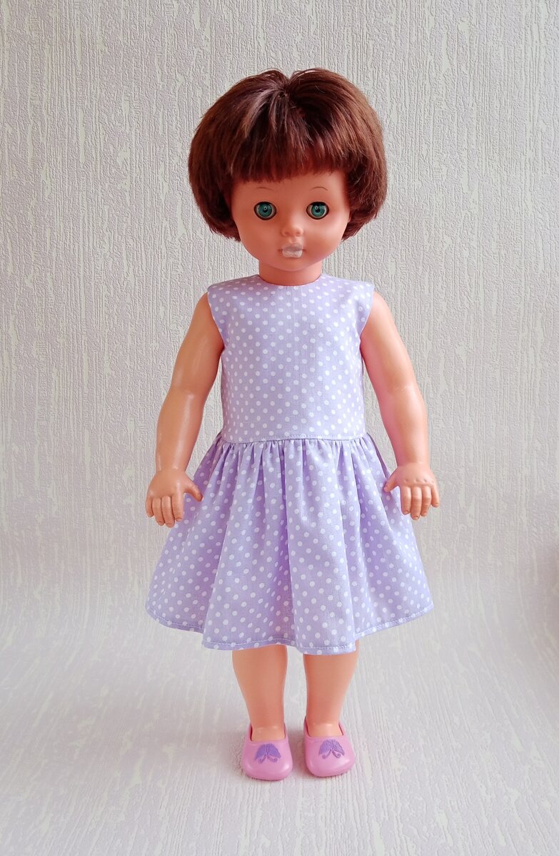 Сегодня поделюсь с Вами выкройкой для куклы производства ГДР.  Куколка пришла ко мне в хорошем состоянии.  Требовалось только принять ванну, сшить новое платьице и подобрать обувь.-2