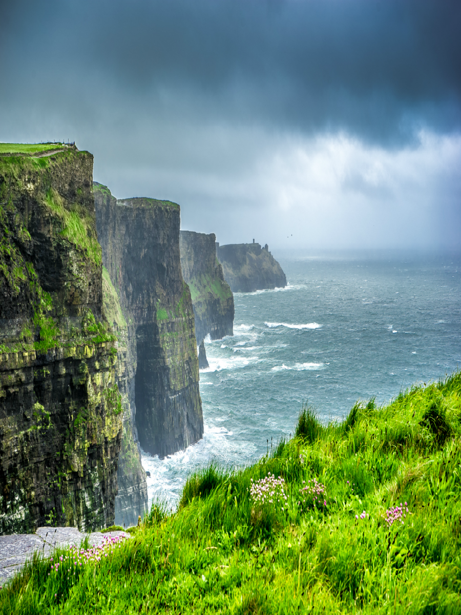 Ирландия это. Утёсы мохер Ирландия. Ирландия Дублин природа. 5. Cliffs of Moher, Ирландия. Изумрудный остров Ирландия.