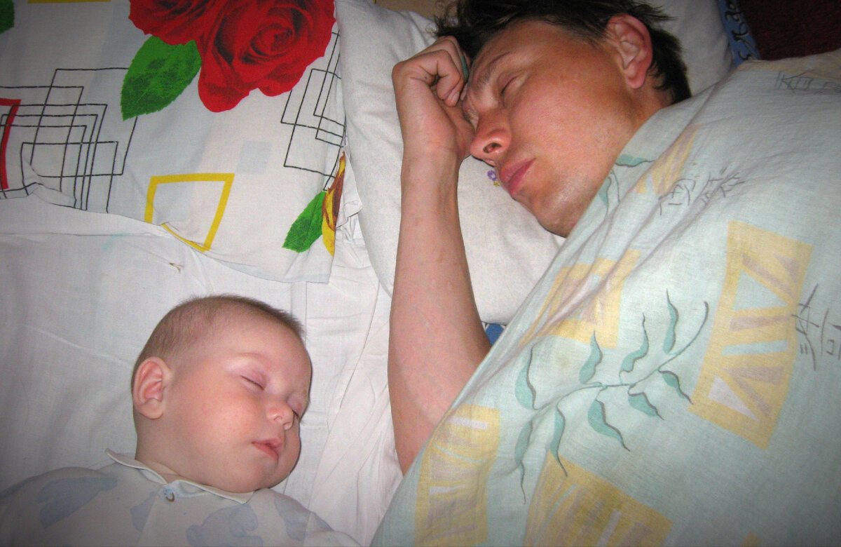 Папа со средним сыном