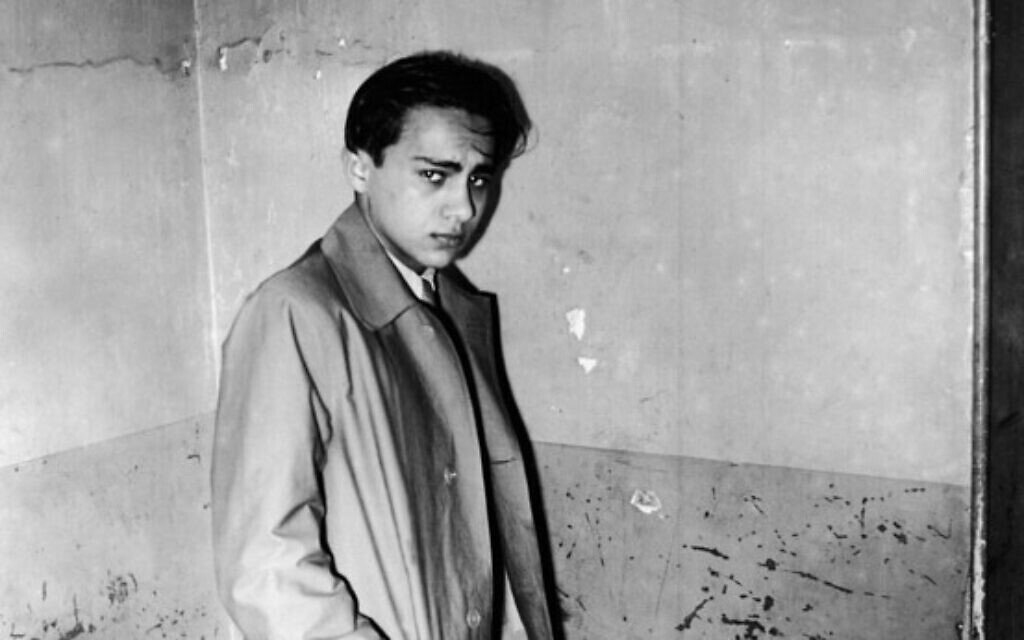  17-летний Гершель Гриншпан, который убил немецкого дипломата в Париже 7 ноября 1938 года — за два дня до погромов "Хрустальной ночи".