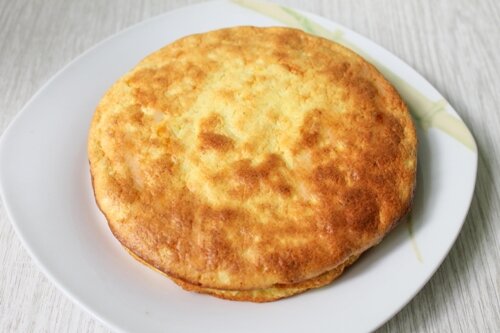 Очень нежная,воздушная и пышная творожная запеканка, прямо как в детском саду СССР.

Она обязательно получится и на вашей кухне, если вы будете владеть несколькими секретами ее приготовления.-11