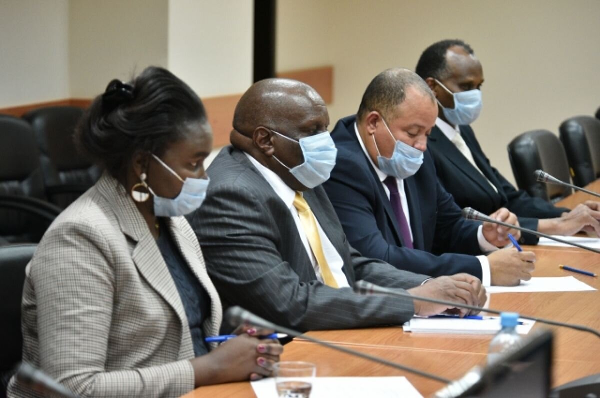    Дипломаты из Уганды в мэрии Набережных Челнов.