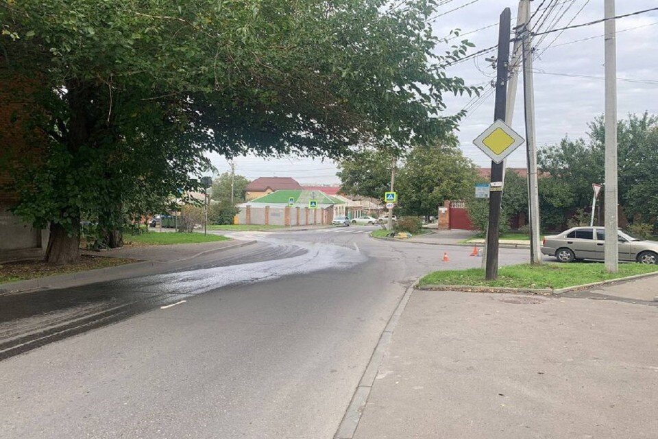     В Ростове школьница получила травмы под колесами иномарки. Фото: ГИБДД по РО.