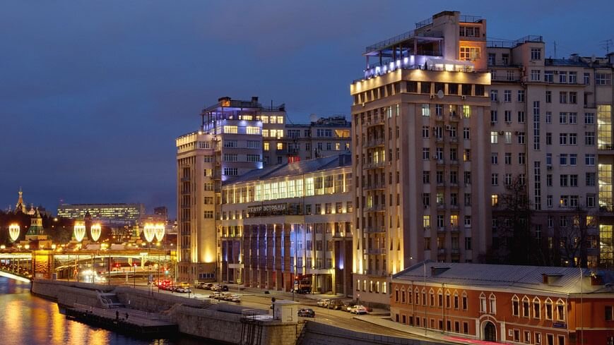 ДОМ НА БЕРСЕНЕВСКОЙ НАБЕРЕЖНОЙ, МОСКВА. ФОТОГРАФИЯ: ЕЛЕНА КОРОМЫСЛОВА / ФОТОБАНК «ЛОРИ»