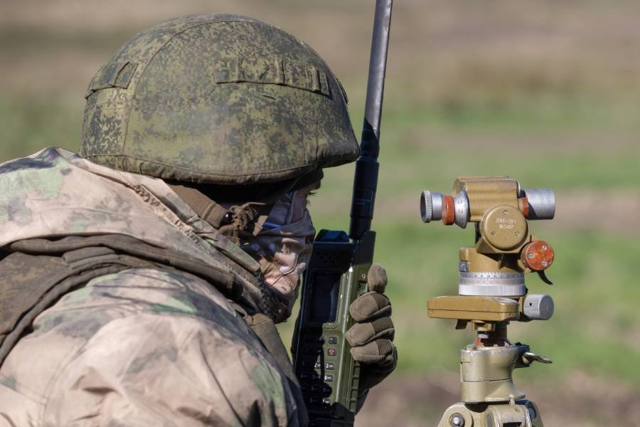 Военнослужащий армии РФ во время наблюдения - Фото: Станислав Красильников/ТАСС