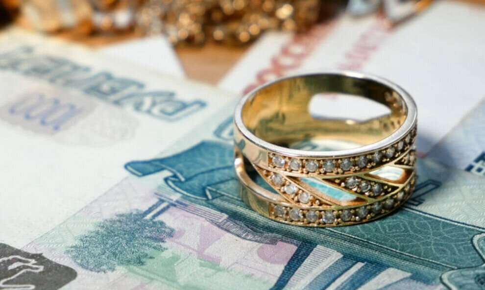    В ЯНАО работницу ломбарда осудили за хищение 375 тысяч рублей