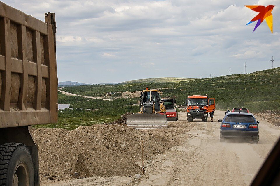     При этом водителей просят учесть, что после окончания взрывов будут еще работы по уборке фрагментов скал, которые могут продлиться до 16.00. Антон ЗАБИРОВ