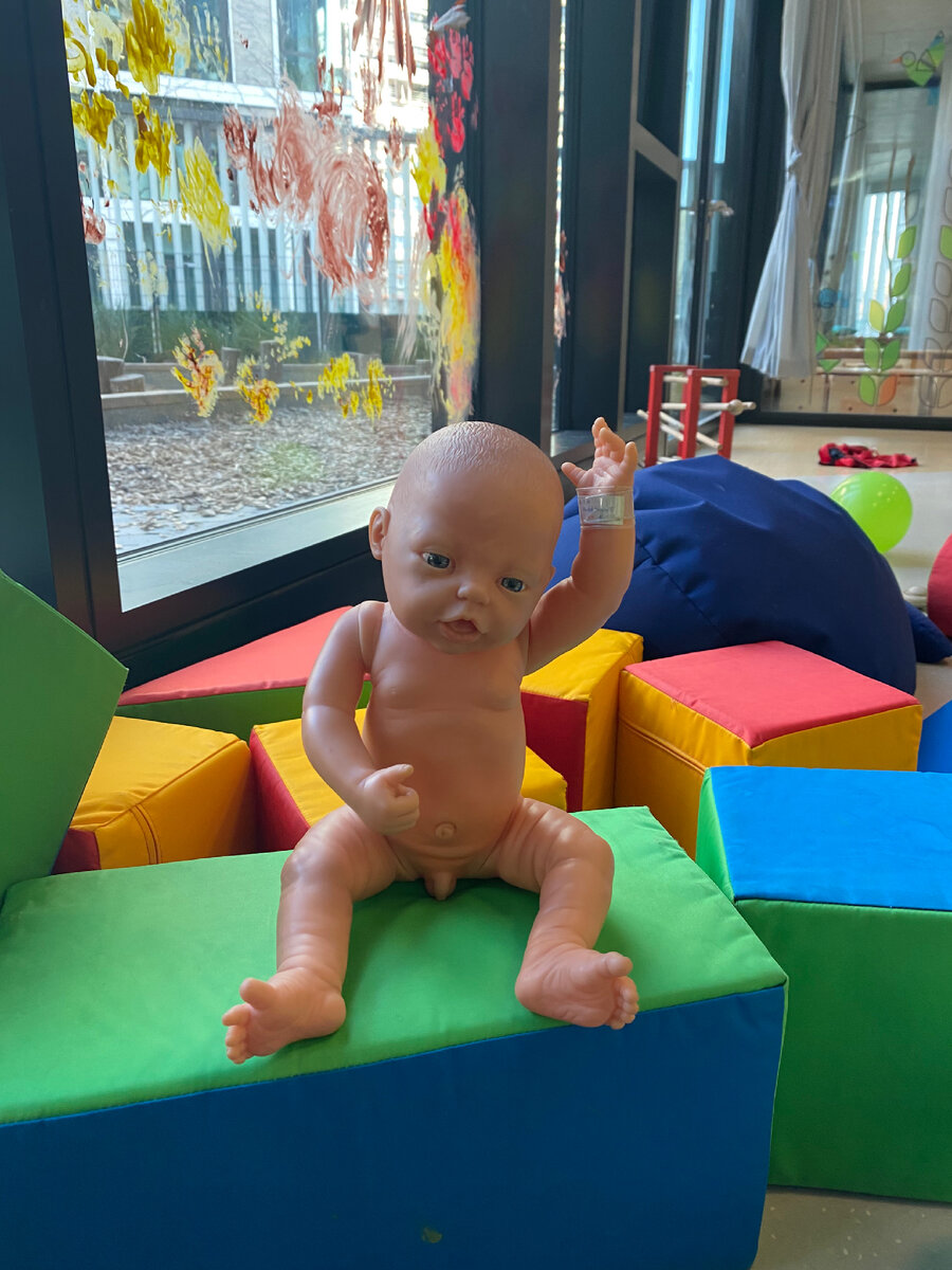 Игрушка в детском саду. Младенец. Мальчик