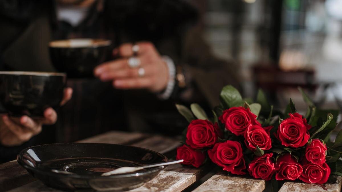    Мужчина и женщина на свидании:pexels.com