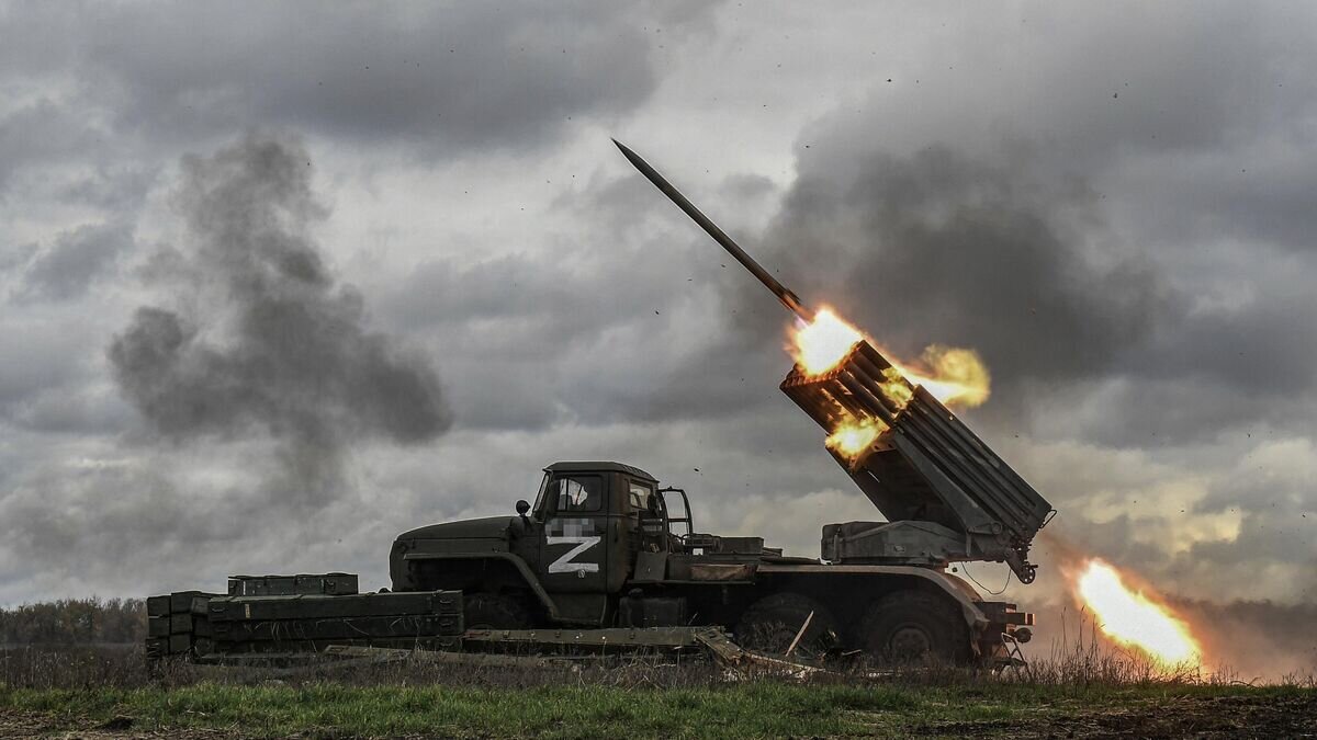    Работа расчета реактивной системы залпового огня БМ-21 "Град" ВС РФ© РИА Новости / Константин Михальчевский