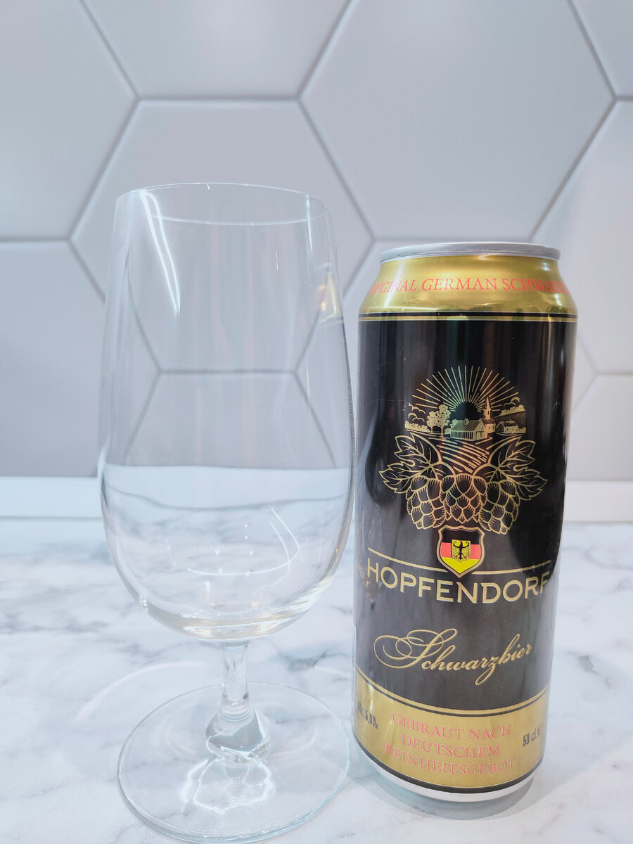 Пиво "Hopfendorf Schwarzbier" (Хопфендорф Шварцбир)