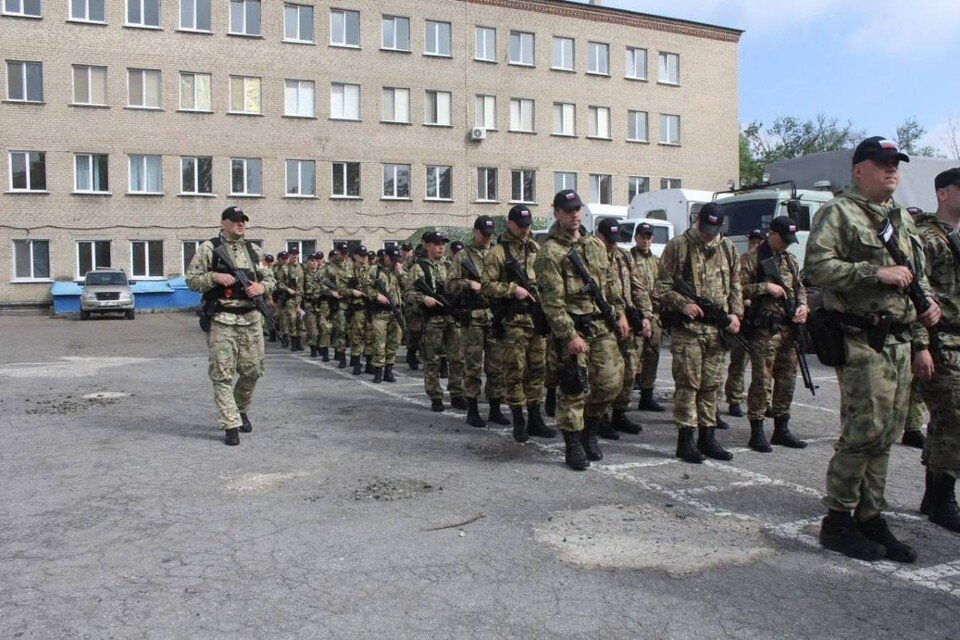     Бойцы из Петербурга охраняют порядок в ЛНР Фото: ГУ МВД по СПб и ЛО