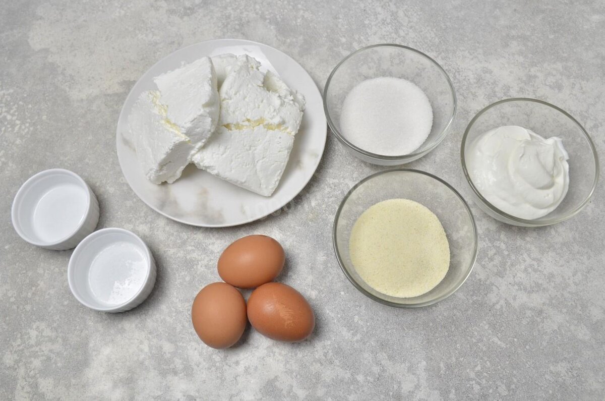 Творог со сметаной. Фото творога яиц сахара манки. Сделать творожные сладкие шарики масло сливочное сахар и творог. Как сделать сметану рецепт. Творог манка без яиц